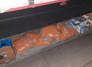 DENTAL EQUIPMENT AND OVER 100 KILOGRAMS OF SWEETS AND SNACKS SEIZED NEAR PRESEVO