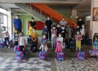 THE BEGINNING OF THE SCHOOL YEAR WITH GIFTS FOR FIRST GRADERS FROM MEDVEDJA