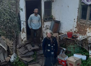 БУЈАНОВАЧКИ ЛОВЦИ ОДНЕЛИ ПОМОЋ МАЈЦИ И СИНУ ИЗ ВОГАНЦА КОЈИ ЈЕДВА ПРЕЖИВЉАВАЈУ