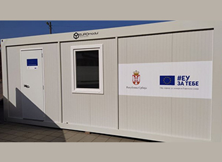 ДОМ ЗДРАВЉА У МЕДВЕЂИ ДОБИО КОНТЕЈНЕР-АМБУЛАНТУ ОД ЕУ