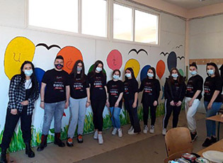 GJIMNAZISTË SHQIPTAR DHE SERB NË BUJANOC RREGULLUAN KANTINËN E SHKOLLËS “SEZAI SUROI”