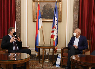 KRYETARI I KOMUNËS SË MEDVEGJËS NË PALLATIN E VJETËR ME KRYETARIN E BEOGRADIT PËR KRIJIMIN E BASHKËPUNIMIT ME NJËRËN NGA KOMUNAT E QYTETIT