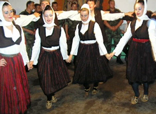 КУД КОЛО ПРЕД БУЈАНОВЧАНИМА НА ПЕТРОВДАН