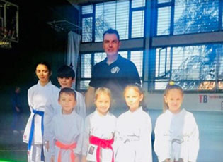 KARATISTËT E BSK-SË SHKËLQYEN NË BEOGRAD