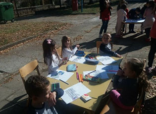 ДЕЦА БУЈАНОВЦА: ДА НАС ВОЛИТЕ И РАЗУМЕТЕ