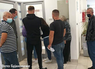 ТРЕЋУ ДОЗУ ПРИМИЛО 1400 БУЈАНОВЧАНА