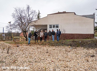 ARDITA SINANI, KRYETARE E KOMUNËS SË PRESHEVËS, KA VIZITUAR FSHATRAT SERBE DHE KA DISKUTUAR PËR PROBLEMET KRYESORE TË VENDASVE.