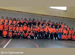 АЛЏАЗИРА О КК ПЛАY 017: ЈЕЗИК КОШАРКЕ РУШИ БАРИЈЕРЕ