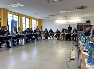 VAZHDIM I DIALOGUT SOCIALË