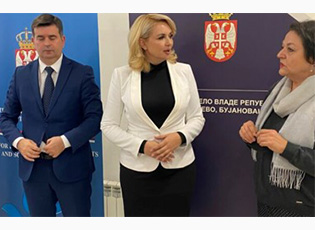 ДОМУ ЗДРАВЉА НЕДОСТАЈУ ВОЗАЧИ И МЕДИЦИНСКО ОСОБЉЕ, ЂЕРЛЕК НАЈАВИО ПОМОЋ