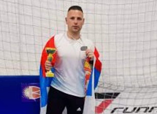 NIKOLLA MLLADENOVIQ FITOI MEDALJEN E ARTË NË TURNEUN “LORD CAP 2022” NË SHKUP DHE ÇMIMIN IA DEDIKOI BASHKËQYTETARËVE TË TIJ