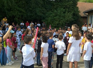 У БУЈАНОВАЧКОЈ ШКОЛИ „Б. РАДИЧЕВИЋ“ ЧЕТИРИ МЕШОВИТА ОДЕЉЕЊА ПРВАКА