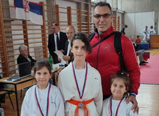 НОВЕ МЕДАЉЕ ЗА БУЈАНОВАЧКИ КАРАТЕ