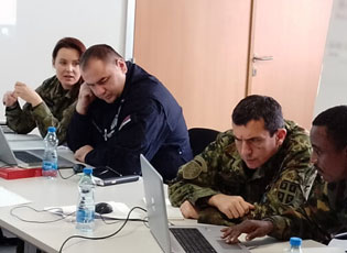 МЕЂУНАРОДНИ КУРС ЗА ОФИЦИРЕ У БАЗИ ЈУГ