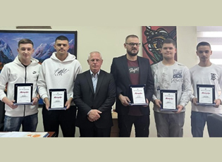 ВЕЛИКИ УСПЕХ ЕКИПЕ БУЈАНОВАЧКЕ ШКОЛЕ „СЕЗАИ СУРОИ“