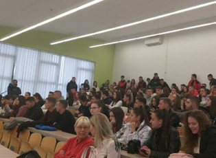 KOMUNA E BUJANOCIT NDANË NDIHMË NJËHERSHME STUDENTËVE