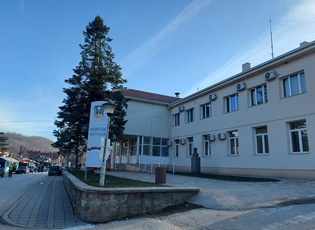 KOMUNA E MEDVEGJËS KA NËNSHKRUAR MARRËVESHJE PËR BASHKËFINANCIMIN E PAJISJEVE BUJQËSORE NË TERRITORIN E KOMUNËS SË MEDVEGJËS