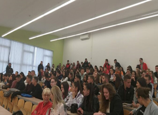 KOMUNA E BUJANOCIT I NDANË STUDENTËVE NDIHMË TË NJËHERËSHME