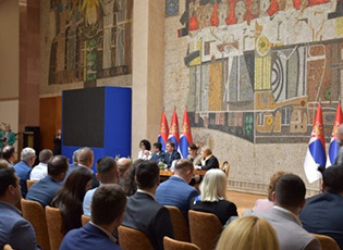 U NËNSHKRUAN KONTRATAT PËR TRANSFERET TË DEDIKUARA  MBROJTJES SOCIALE