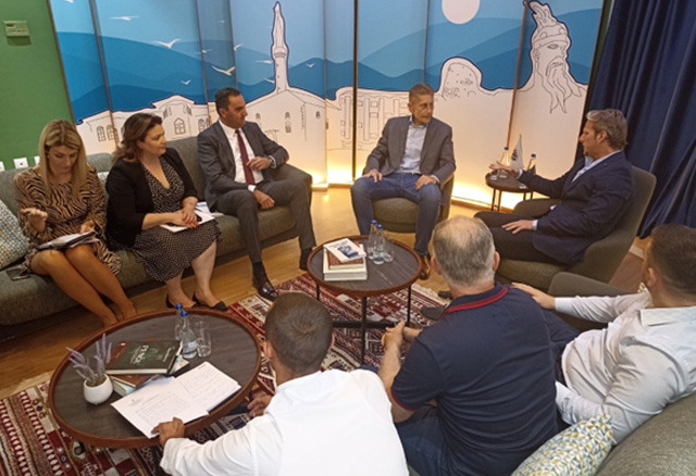 ОДРЖАН САСТАНАК МИНИСТРА МАРТИНОВИЋА СА ПРЕДСЕДНИКОМ ОПШТИНЕ ПРЕШЕВО