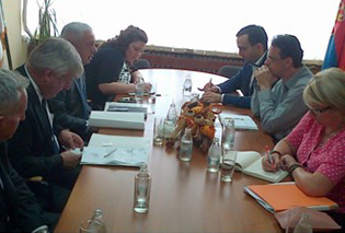 MINISTRI VERBIQ KA BISEDUAR ME KRYETARÇT E KOMUNÇS SÇ PRESHEVÇS DHE BUJNAOCIT