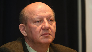 MR. STANKOVIĆ AND THE ALBANIAN POLITICAL LEADERS DISCUSS THE IMPLEMENTATION OF THE REPORT  THAT WAS ADOPTED BY THE GOVERNMENT