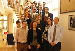 PRAKTIKANTËT NË BISEDË ME AMBASADORIN E BRITANISË SË MADHE