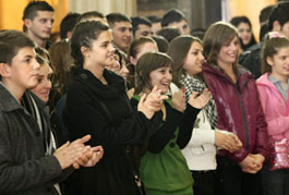 YOUNG ALBANINS LEARNING SERBIAN ON A MASSIVE SCALE
