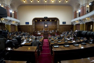 ШЕСТ КАНДИДАТА ЗА ПОСЛАНИКЕ СА ЈУГА СРБИЈЕ