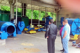 FILLON PUNA NË FABRIKËN E PELETIT NË MEDVEGJË