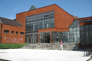 “BORN AS JASAREVIC” PLAY PERFORMED AT SCHOOL OF ECONOMICS