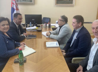 САСТАНАК НЕНАДА МИТРОВИЋА СА ПРЕДСТАВНИЦИМА ЦРВЕНОГ КРСТА СРБИЈЕ