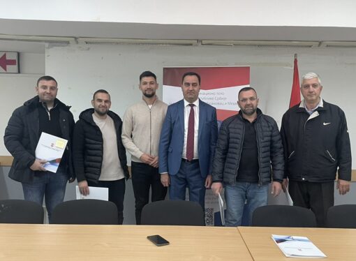 НЕНАД МИТРОВИЋ ДОДЕЛИО СУБВЕНЦИЈЕ ПРИВРЕДНИЦИМА ИЗ БУЈАНОВЦА