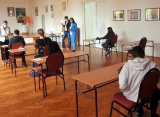 ПРИЈАВЕ ОД СУТРА: У СРЕДЊИМ ШКОЛАМА ЗА ТАЛЕНТОВАНЕ МЕСТА ЗА ОКО 5.000 ЂАКА, ПРИЈЕМНИ ИСПИТИ ОД 9. МАЈА