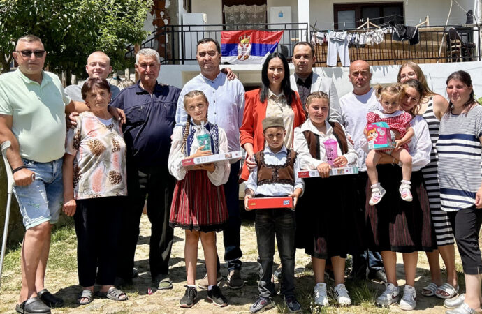 Ненад Митровић и Јелена Жарић Ковачевић у Бујановцу