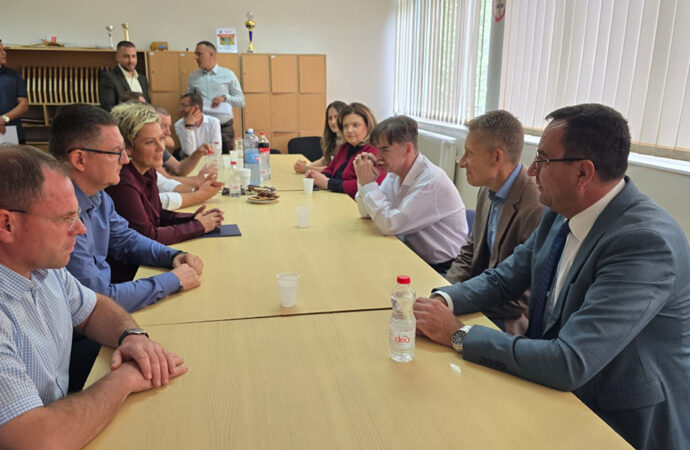 ПОДРШКА ОБРАЗОВАЊУ И УНАПРЕЂЕЊУ УСЛОВА ЗА РАД