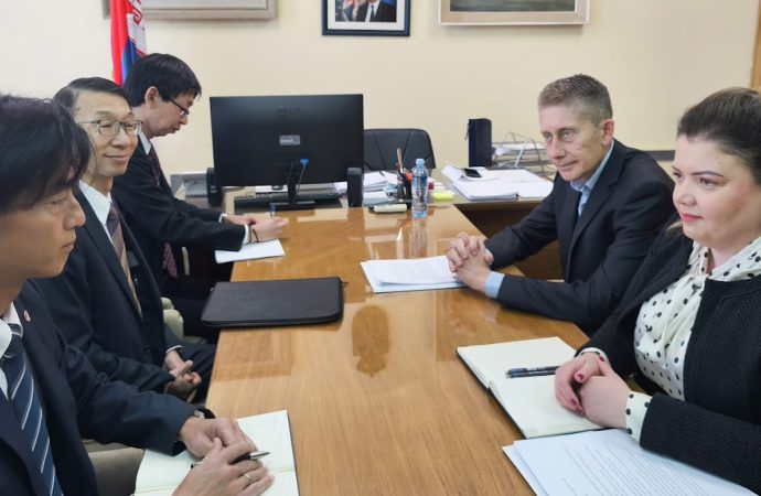 KRYETARI I TRUPIT KOORDINUES DR ALEKSANDAR MARTINOVIQ U TAKUA ME AMBASADORIN E JAPONISË SH.T. AKIRA IMAMURA