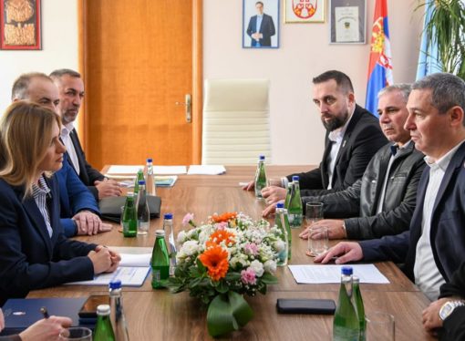 NENAD MITROVIQ INICIOI VIZITËN E MINISTRES MILICA XHURXHEVIQ STAMENKOVSKI NË MEDVEGJË