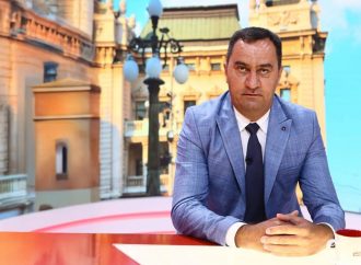 NOVOGODIŠNJA I BOŽIĆNA ČESTITKA NENADA MITROVIĆA