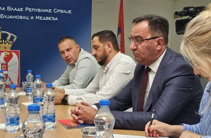 В.Д. ДИРЕКТОРА СЛУЖБЕ КООРДИНАЦИОНОГ ТЕЛА САСТАО СЕ СА ПРЕДСЕДНИКОМ НАЦИОНАЛНОГ САВЕТА АЛБАНСКЕ НАЦИОНАЛНЕ МАЊИНЕ